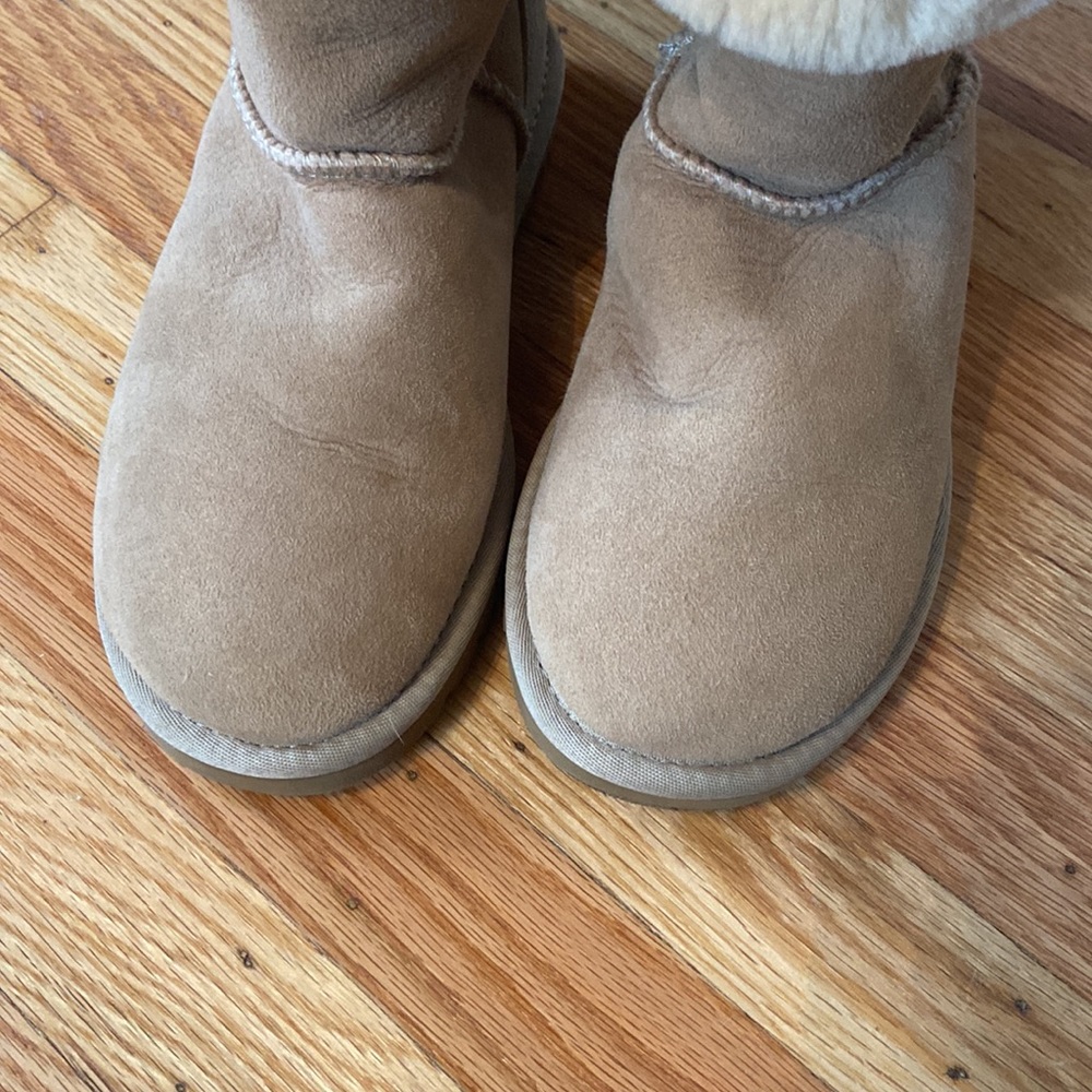 Tall UGGs - Picture 4 of 6